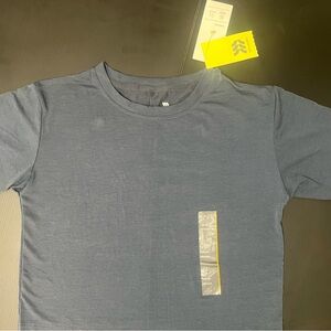 All in motion crop tee size 6-7 kids